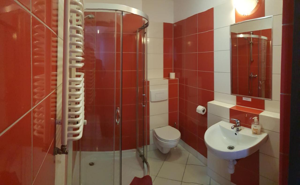 Hotelik Kameleon Pokoje Goscinne Jawor Extérieur photo