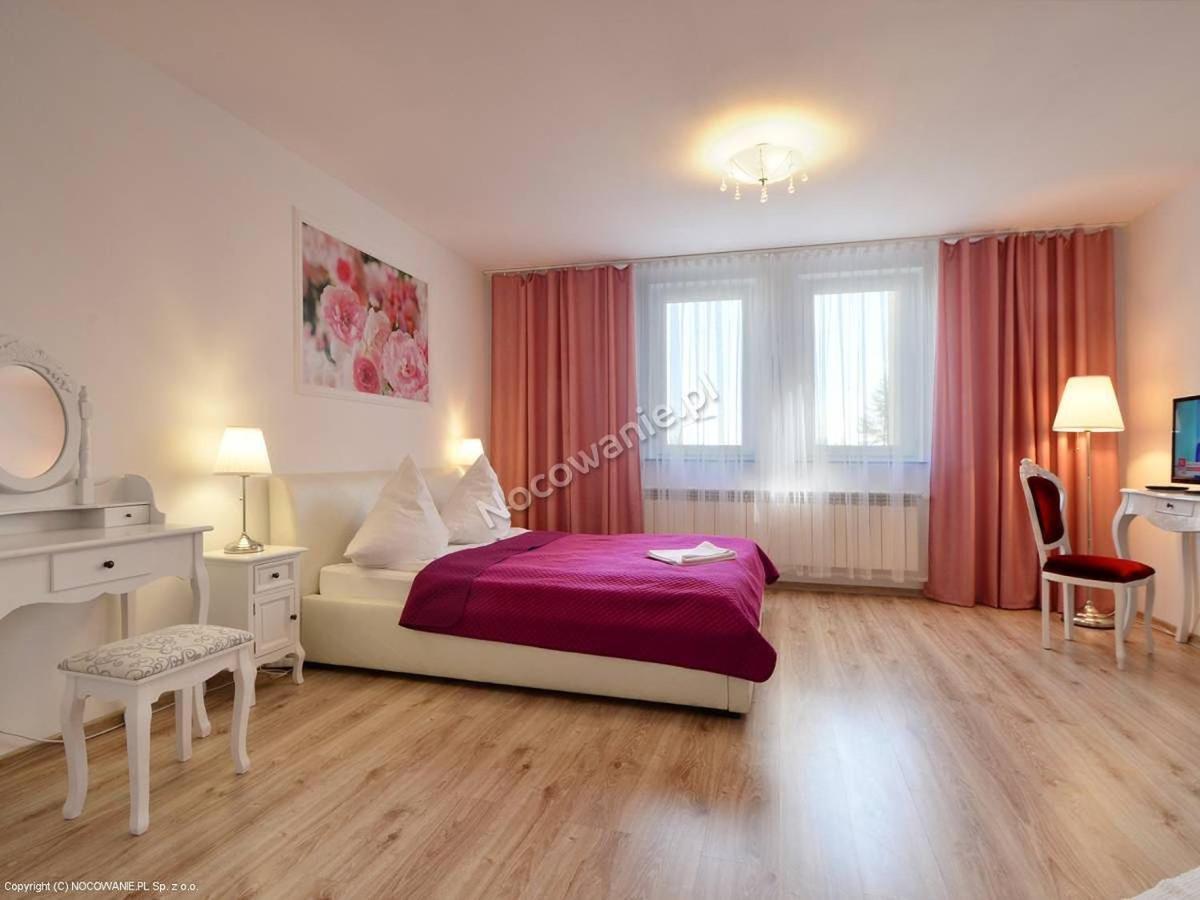 Hotelik Kameleon Pokoje Goscinne Jawor Extérieur photo